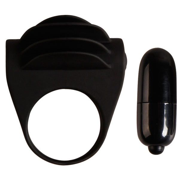 Imagen que nos facilita PRETTY LOVE MALE de su producto erótico PRETTY LOVE - CHESTER ANILLO VIBRADOR NEGRO para nuestra categoría "JUGUETES BIENESTAR |Juguetes para Hombres|Accesorios para el pene|Anillos Pene|Anillos con Vibración".
