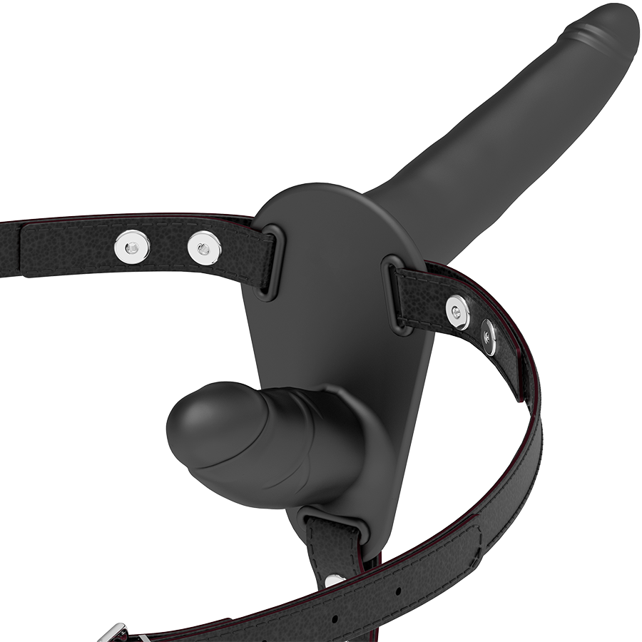 Imagen que nos facilita FETISH SUBMISSIVE HARNESS de su producto erótico FETISH SUBMISSIVE HARNESS - DOBLE PENETRACIÓN NEGRO para nuestra categoría "JUGUETES BIENESTAR |Arneses|Arneses sin Vibración".