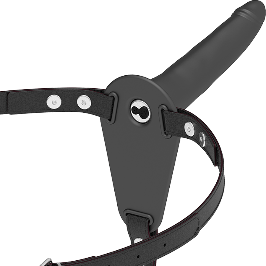 Imagen que nos facilita FETISH SUBMISSIVE HARNESS de su producto erótico FETISH SUBMISSIVE HARNESS - VIBRADOR SILICONA NEGRO 15 CM para nuestra categoría "JUGUETES BIENESTAR |Arneses|Arneses con Vibración".