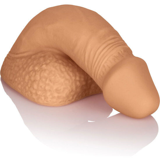 Imagen que nos facilita CALEXOTICS de su producto erótico CALEXOTICS - PACKING PENIS PENE DE SILICONA 12.75CM CARAMELO para nuestra categoría "JUGUETES BIENESTAR |Dildos sin Vibración".
