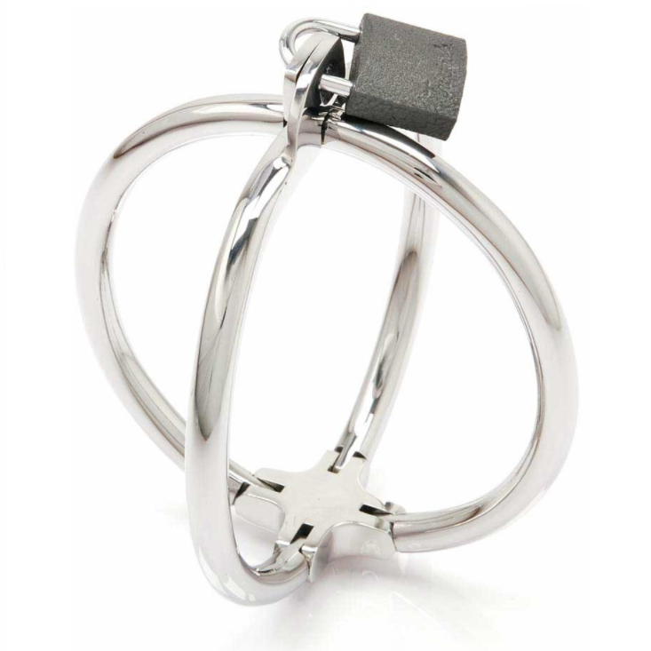 Imagen que nos facilita METAL HARD de su producto erótico METAL HARD - CRISS CROSS ESPOSA RESTRICCIONES DE ACERO INOX para nuestra categoría "BDSM & BONDAGE |Bondage|Esposas de fijación".
