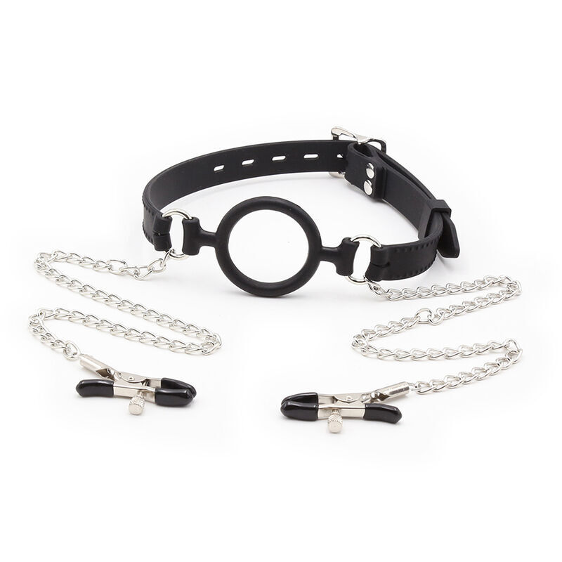 Imagen que nos facilita OHMAMA FETISH de su producto erótico OHMAMA FETISH - MORDAZA DE ANILLA CON CADENAS Y PINZAS PEZONES para nuestra categoría "BDSM & BONDAGE |Bondage|Mordazas".