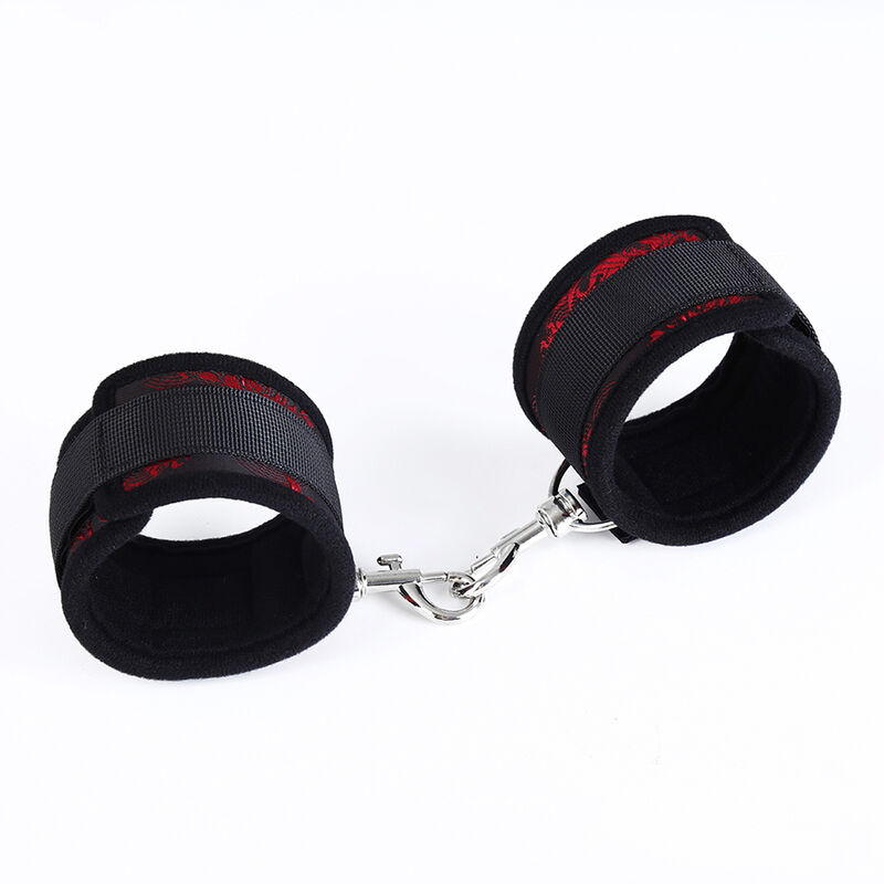 Imagen que nos facilita OHMAMA FETISH de su producto erótico OHMAMA FETISH - ESPOSAS MUÑECAS SCANDAL para nuestra categoría "BDSM & BONDAGE |Bondage|Esposas".
