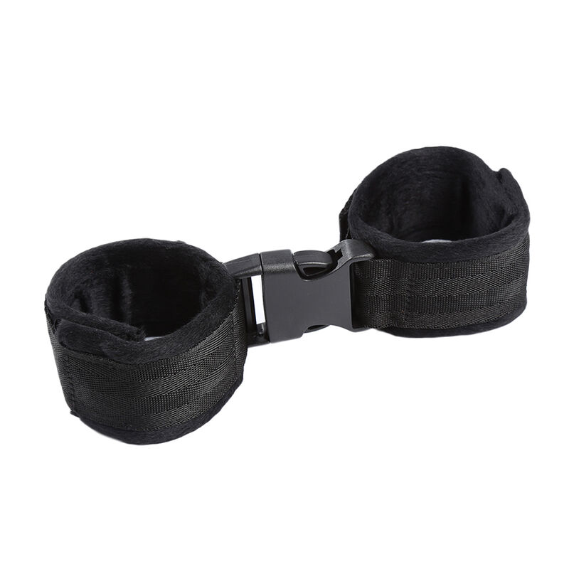 Imagen que nos facilita OHMAMA FETISH de su producto erótico OHMAMA FETISH - RESTRICCIONES MUÑECA CON BROCHE para nuestra categoría "BDSM & BONDAGE |Bondage|Esposas".