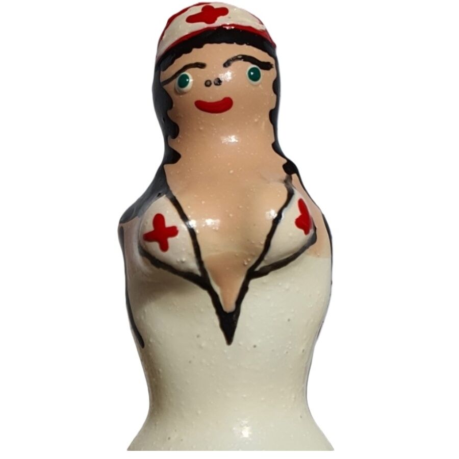 Imagen que nos facilita CONDOMERIE de su producto erótico CONDOMERIE - PRESERVATIVO DECORATIVO PINTADO A MANO ENFERMERA RUBIA para nuestra categoría "PRESERVATIVOS |Preservativos Divertidos".