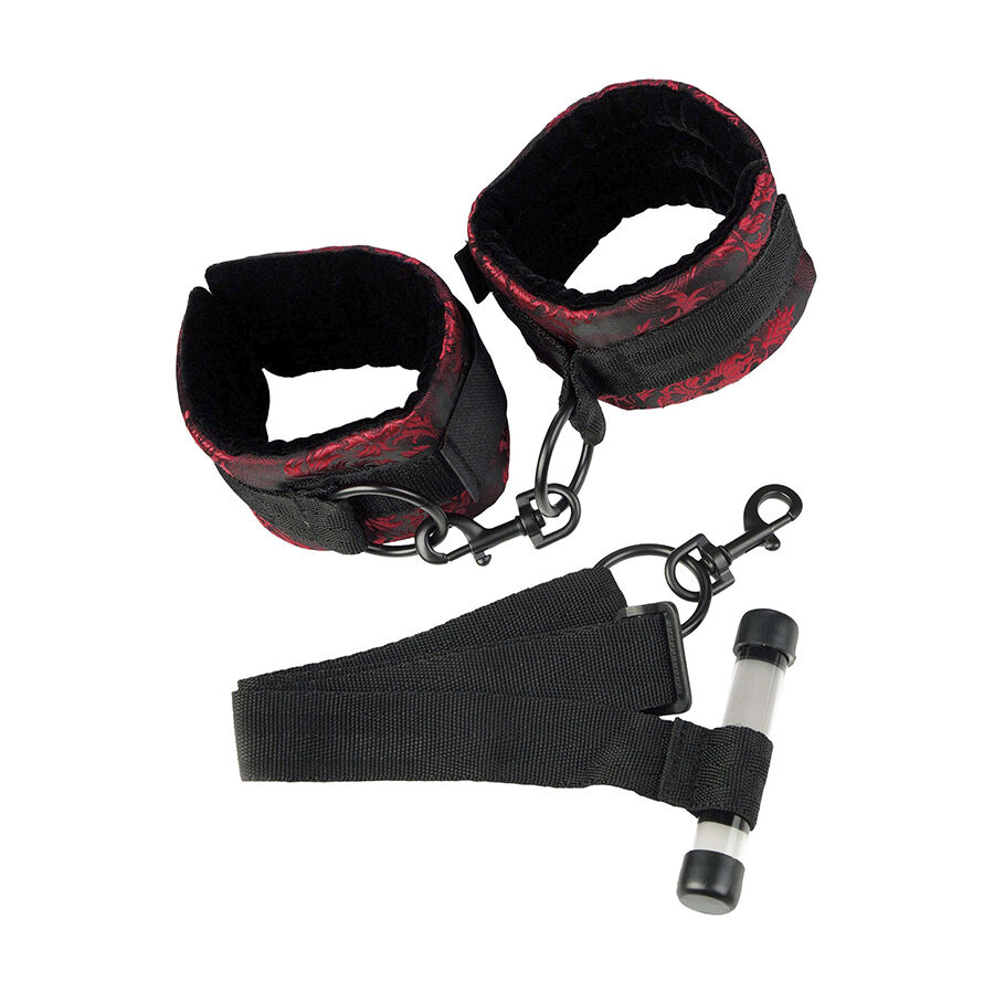 Imagen que nos facilita CALEXOTICS de su producto erótico CALEXOTICS - SCANDAL ESPOSAS NEGRA PARA PUERTAS para nuestra categoría "BDSM & BONDAGE |Bondage|Esposas".