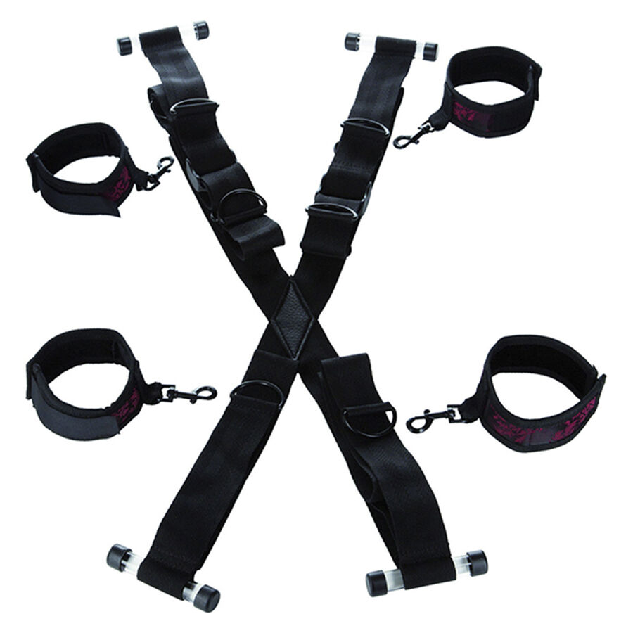 Imagen que nos facilita CALEXOTICS de su producto erótico CALEXOTICS - SCANDAL ESPOSAS CON FORMA DE CRUZ PARA LA PUERTA para nuestra categoría "BDSM & BONDAGE |Bondage|Esposas de fijación".