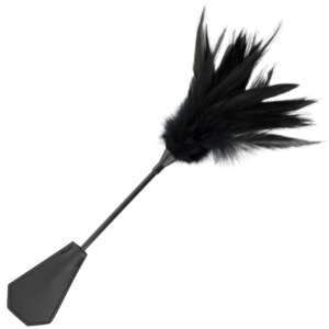 La marca DARKNESS SENSATIONS nos facilita esta imagen de su producto DARKNESS - FUSTA CON PLUMA NEGRO para nuestro catálogo.
