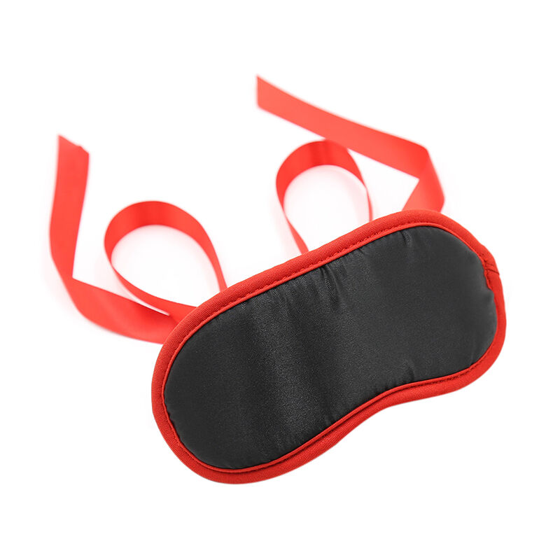 La marca OHMAMA MASKS nos facilita esta imagen de su producto OHMAMA - FETISH NEGRO BORDES ROJOS para nuestro catálogo.