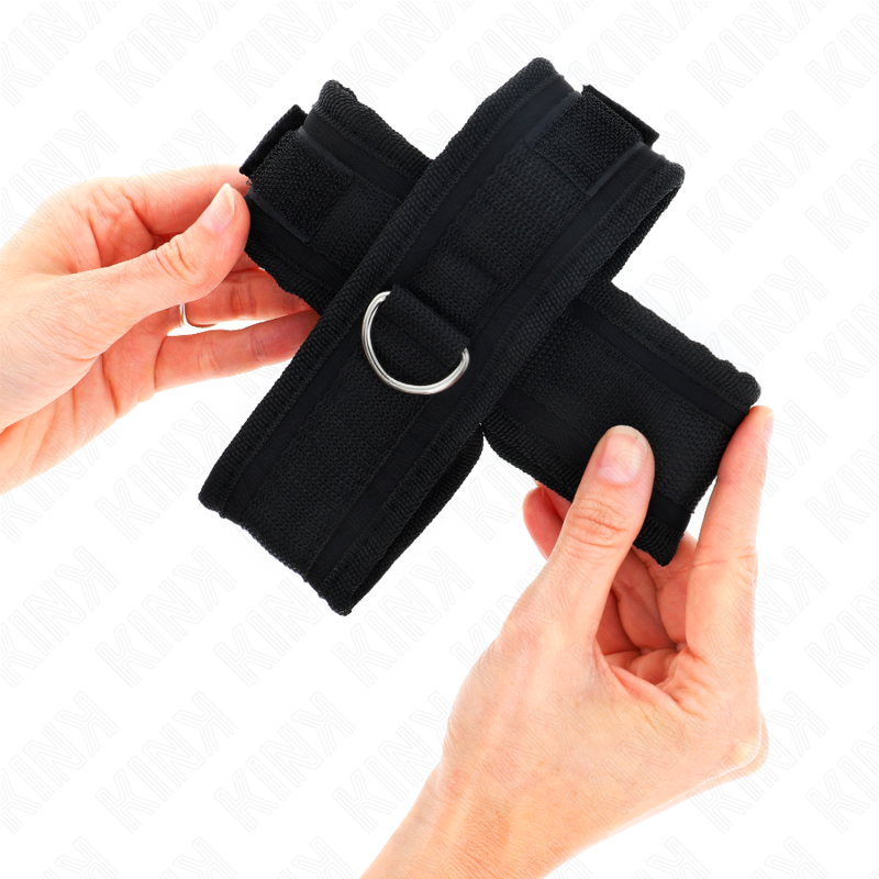 La marca KINK WRIST RESTRAINT nos facilita esta imagen de su producto KINK - MUÑEQUERAS CRUZADA NEGRO 34 X 5.5 CM para nuestro catálogo.